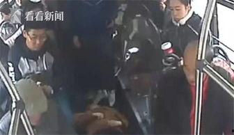 白龙变成人晕倒视频播放,变身瞬间晕倒，神秘视频引发热议